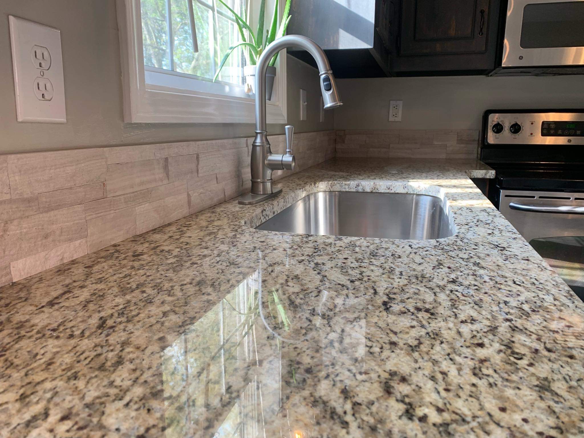 Big Head Flooring logo